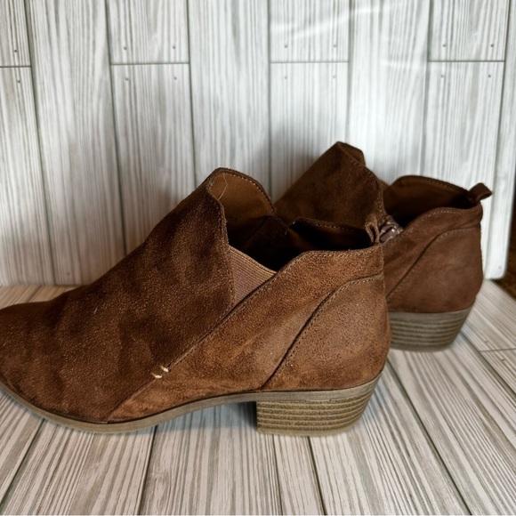 Arizona women’s brown faux suede ankle boots 9 1/2 med - Picture 5 of 8